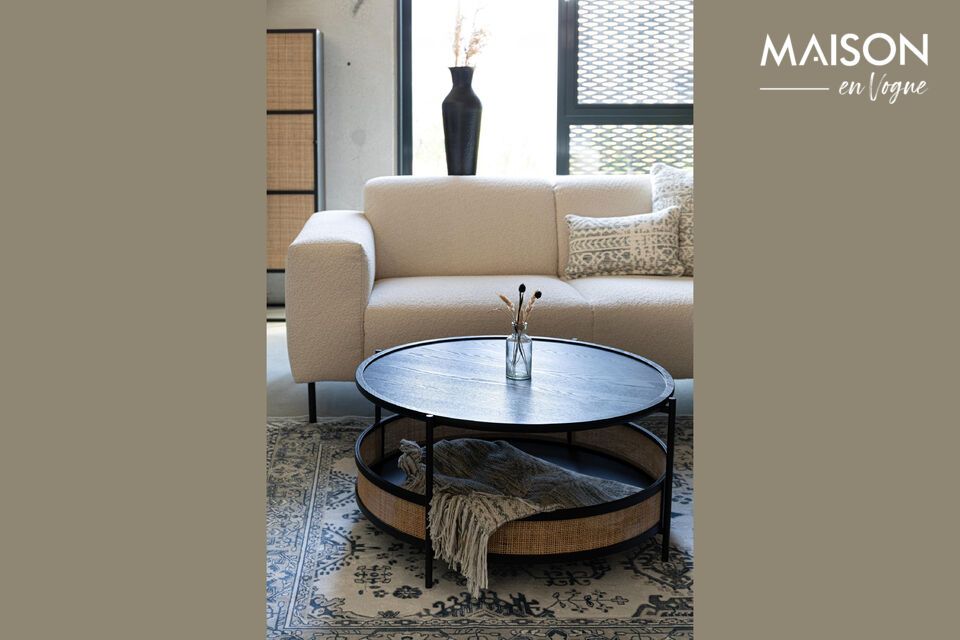 Discover our Makoto black rattan coffee table, designed to elegantly complement your living space