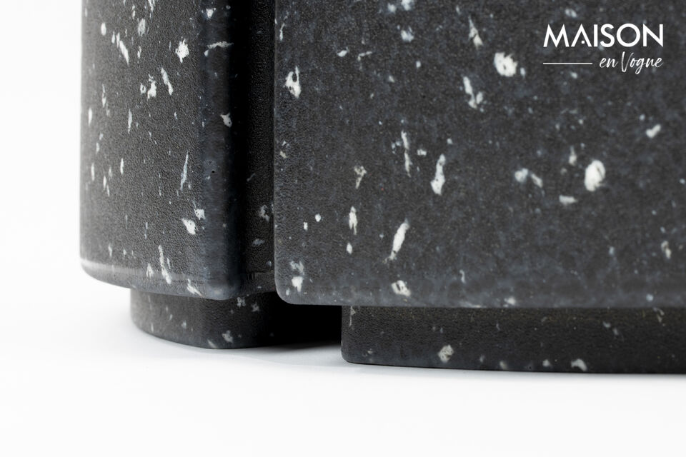 Was longlisted for a Dezeen Design Award 2022
