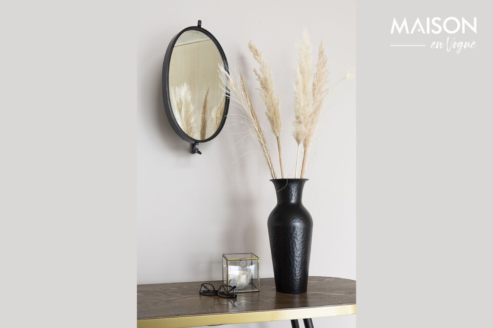 The vase is available in a range of colors