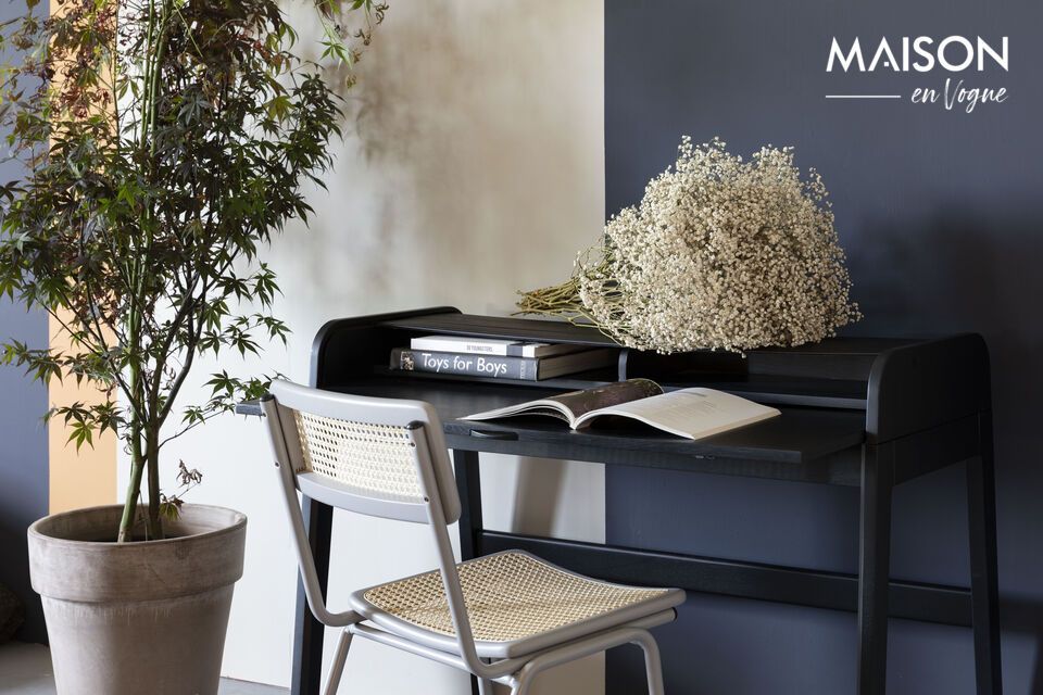 </?When you\'ve finished your day\'s work, the Barbier desk offers ingenious storage space