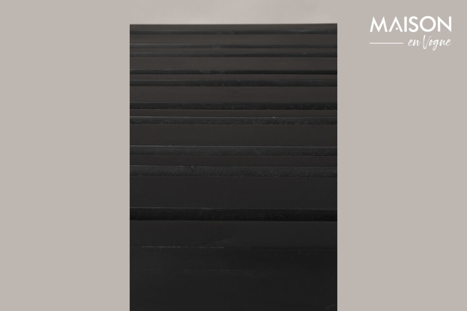 That’s thanks to the high-quality mango wood, finished in black or a deep walnut color