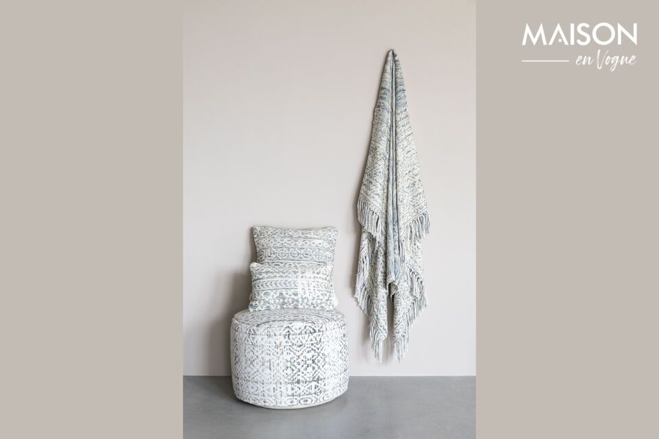 Fringed trim on the short sides adds playful charm
