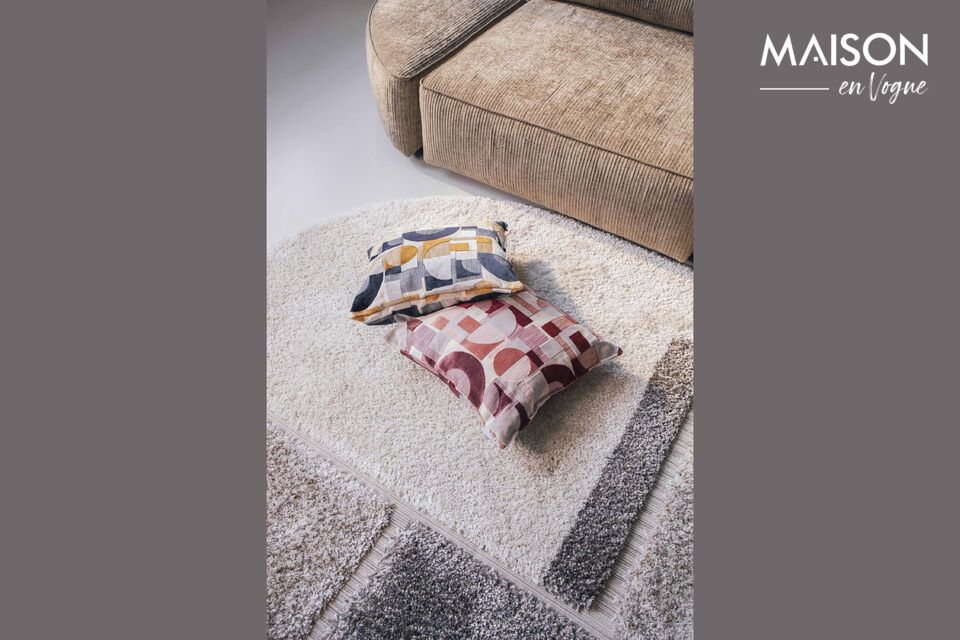 In addition to its aesthetic appeal, the Festive cushion is an eco-responsible choice