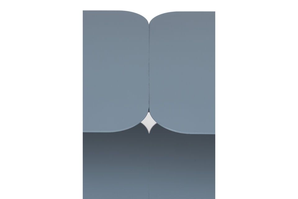 River\'s modular structure gives you the freedom to customize the arrangement of shelves to suit