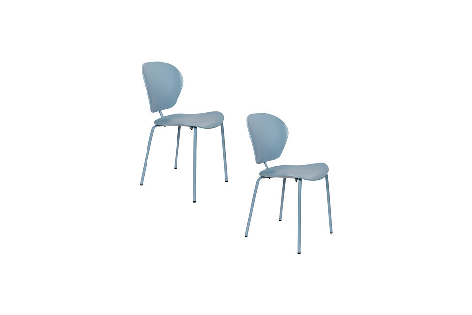 The sturdy construction includes a recyclable metal frame