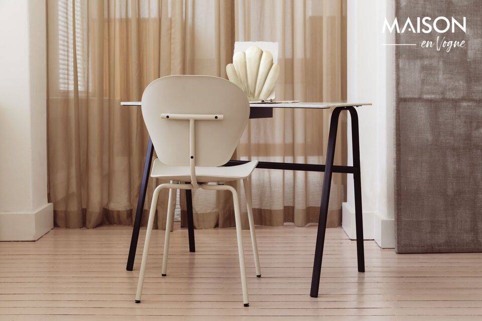 Discover a responsible and stylish choice for your home with our recycled plastic chair