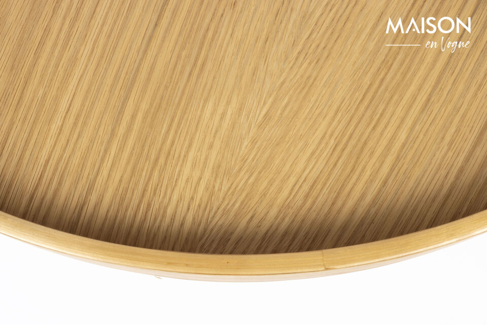 Available in three different sizes and two stylish finishes: natural and black