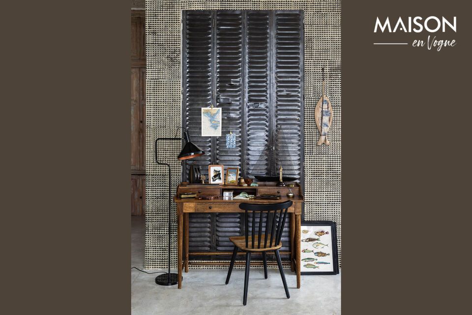 Kies voor elegantie en functionaliteit met ons robuuste bureau.
