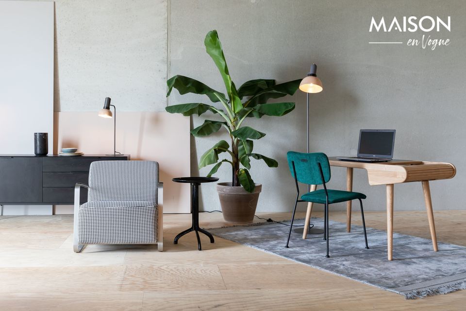 Un bureau solide et raffiné