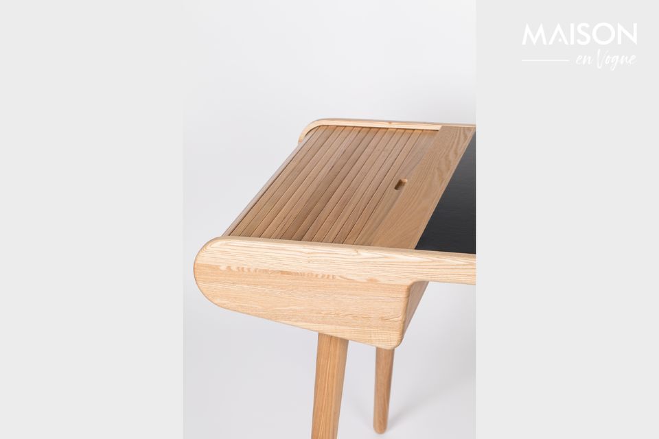 Avec son design gracieux et sa teinte élégante