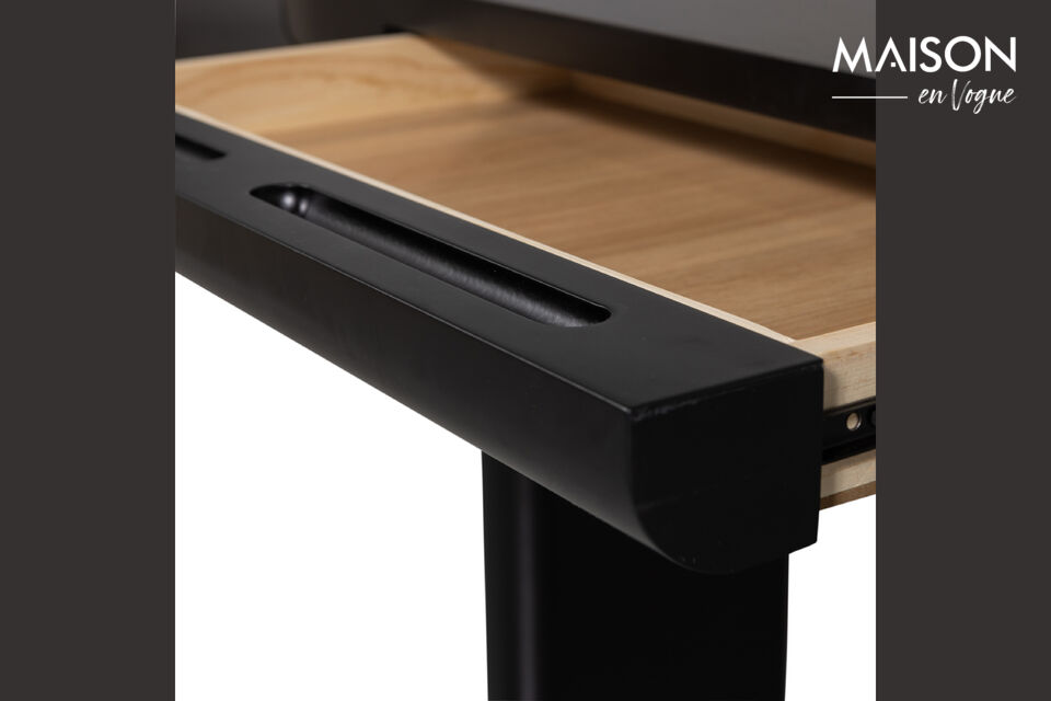 Het MDF uit onze collecties is altijd reeds behandeld met een sterke grondlaag en afgewerkt in een