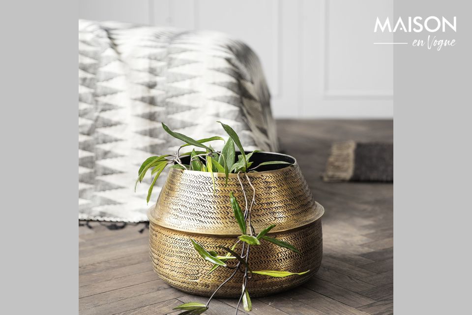 Cache-pot en aluminium finition laiton doré Rattan House Doctor