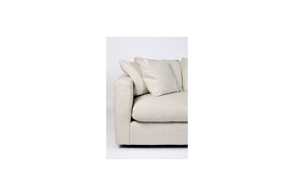 Les canapés et les fauteuils constituent sans doute les meubles indispensables à tout intérieur