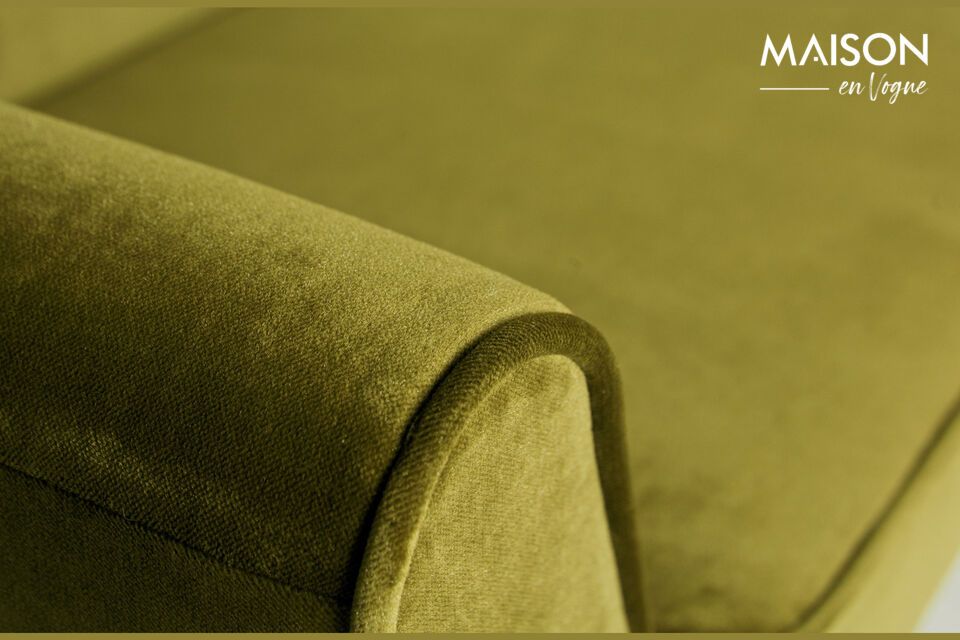 Le canapé au design épuré de la marque WOOOD est une pièce qui saura donner du cachet à votre