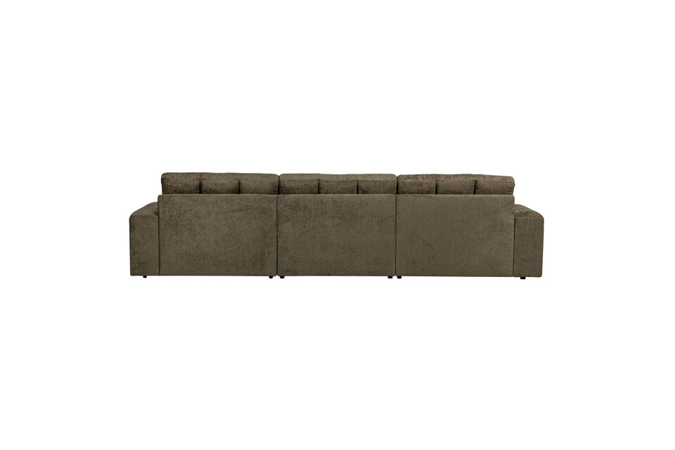 Les lignes raffinees de ce canape sont immediatement reconnaissables et donnent a votre interieur