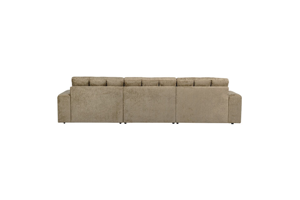 Les lignes raffinees de ce canape sont immediatement reconnaissables et donnent a votre interieur