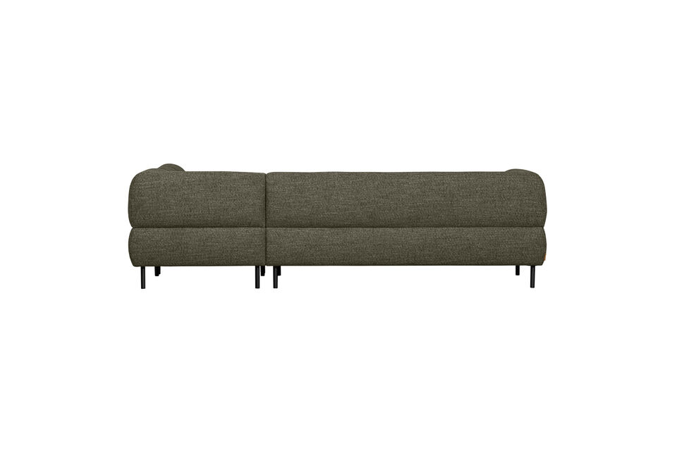 Canape d\'angle aux dimensions genereuses qui attire l\'attention Tapisse d\'un tissu grossierement