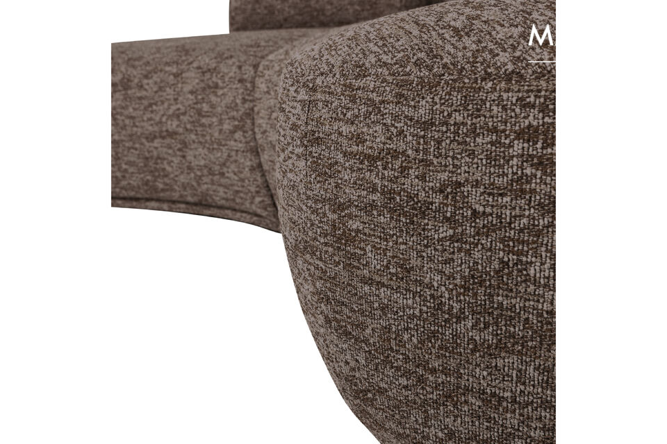 Il est composé à 100 % de polyester, ce qui le rend à la fois robuste et confortable