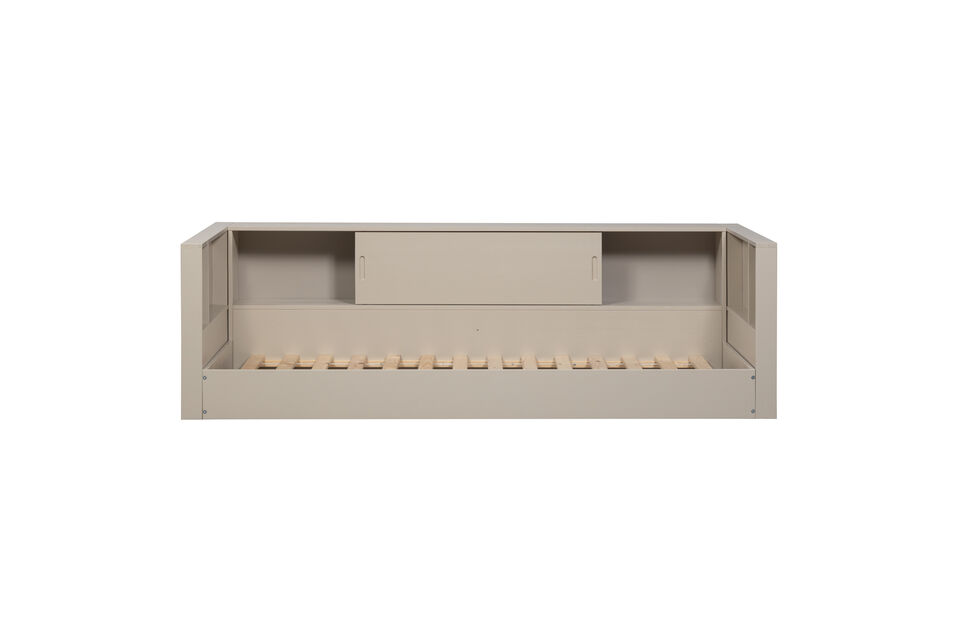 L\'espace de rangement intégré offre un espace supplémentaire pour les jouets ou d\'autres