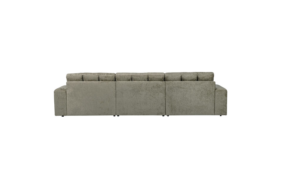 Les lignes raffinees de ce canape sont immediatement reconnaissables et donnent a votre interieur