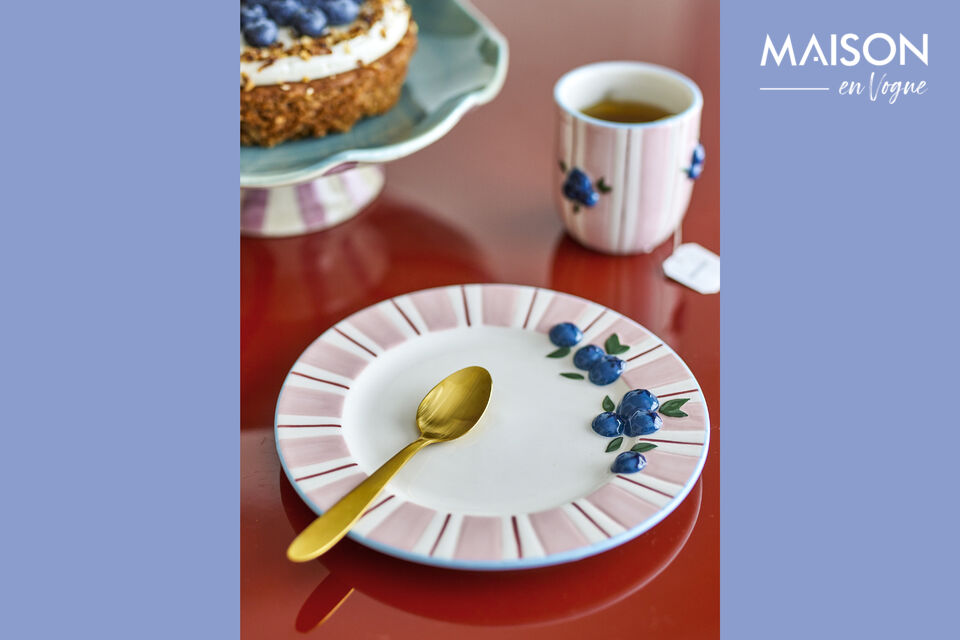 L’Assiette Carry de Bloomingville est un set de quatre assiettes en grès au fond crème