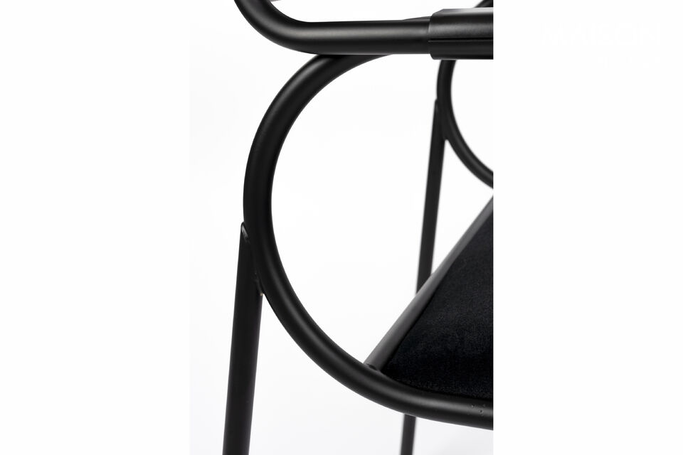 Détendez-vous sur l\'assise et le dossier en velours moelleux