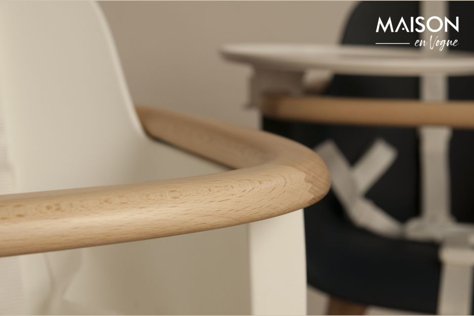 Chaise haute pour enfant au design soigné