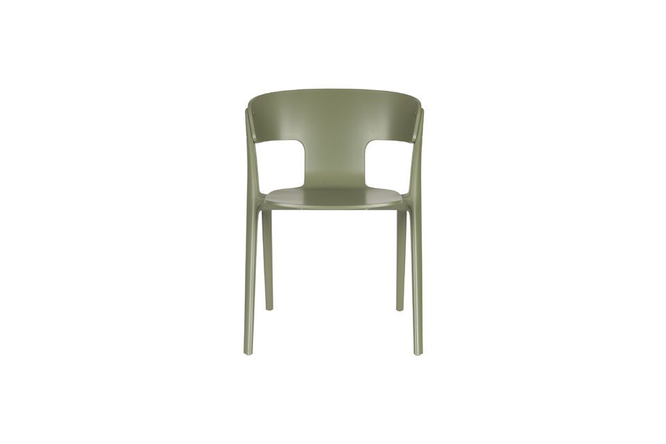 Invitez le charme de l\'extérieur à votre quotidien avec la chaise de jardin en plastique