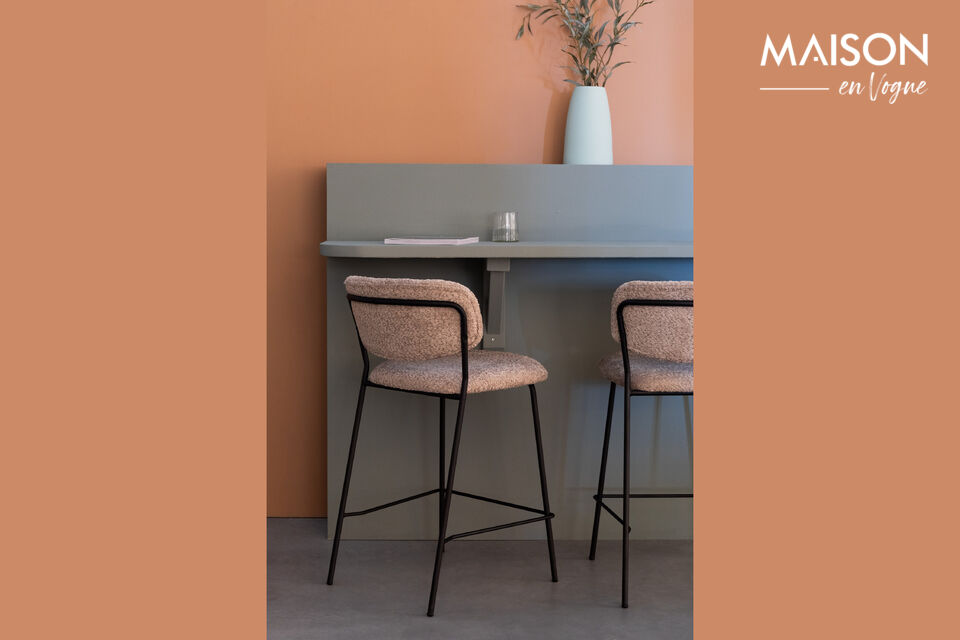 Parfaite pour l\'intérieur, elle allie confort et design moderne pour toute salle à manger
