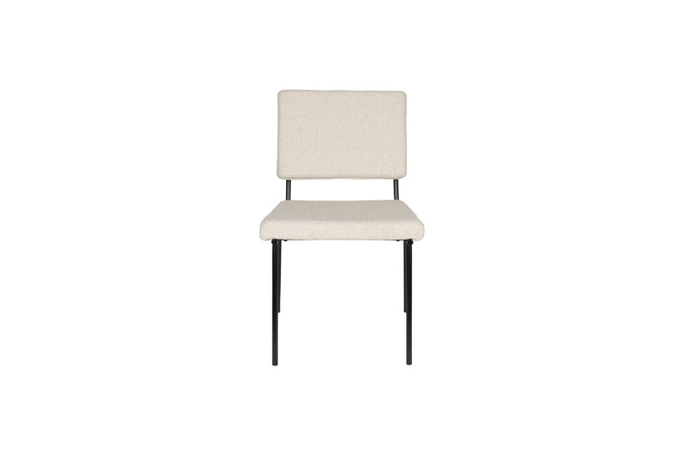 Des formes droites, des matériaux durables et une assise confortable