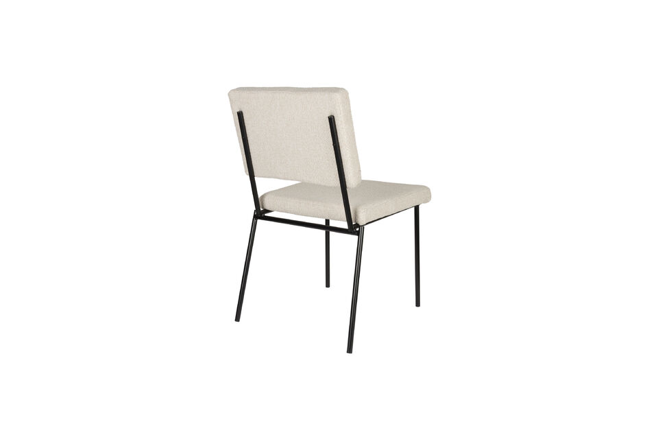 Ce design intemporel aux couleurs et matériaux contrastés s\'adapte à presque tous les styles