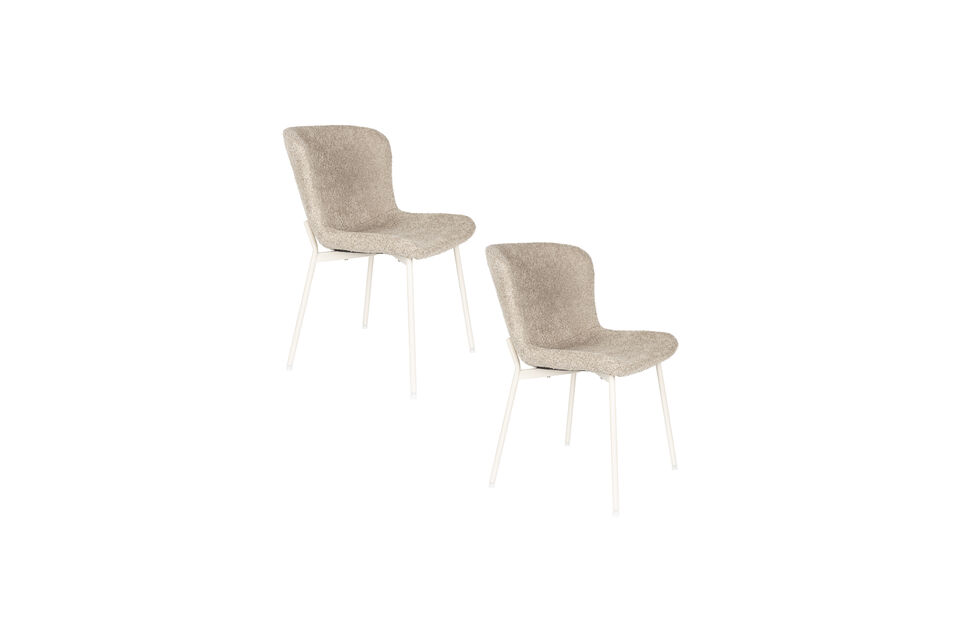 Cela crée un bel effet ton sur ton et permet à la chaise de s\'intégrer facilement dans