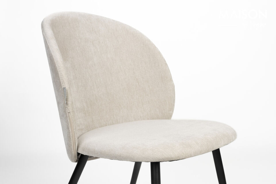 Découvrez un confort ultime et un style intemporel avec la chaise Cozy