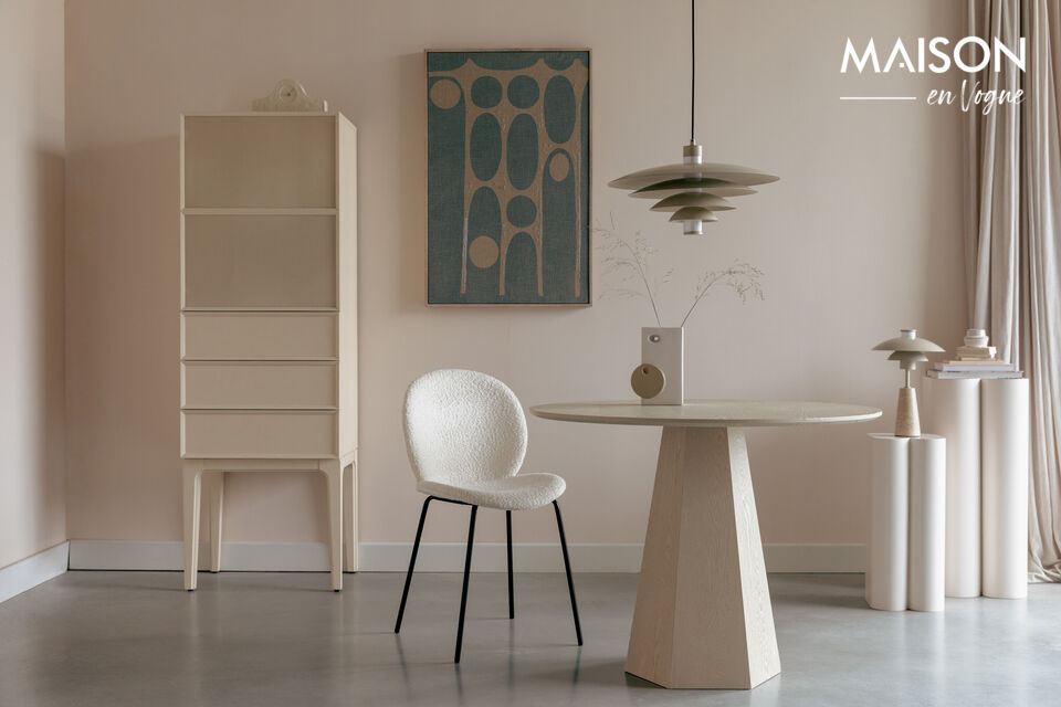 La chaise Bonnet affiche un design élégant