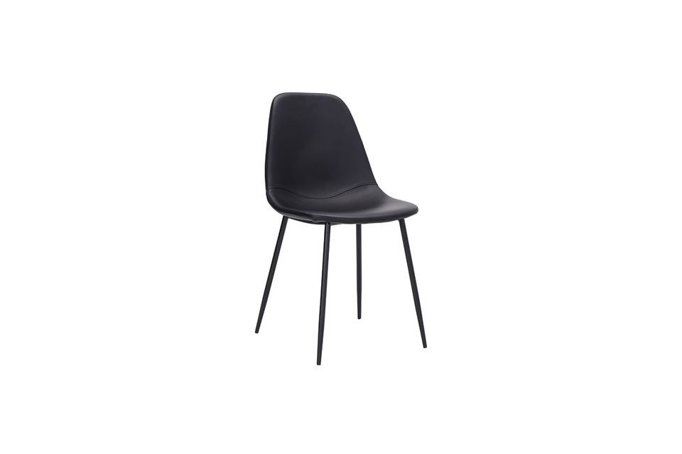 Découvrez la chaise en cuir noir Found et sa myriade d\'usages possibles pour votre intérieur