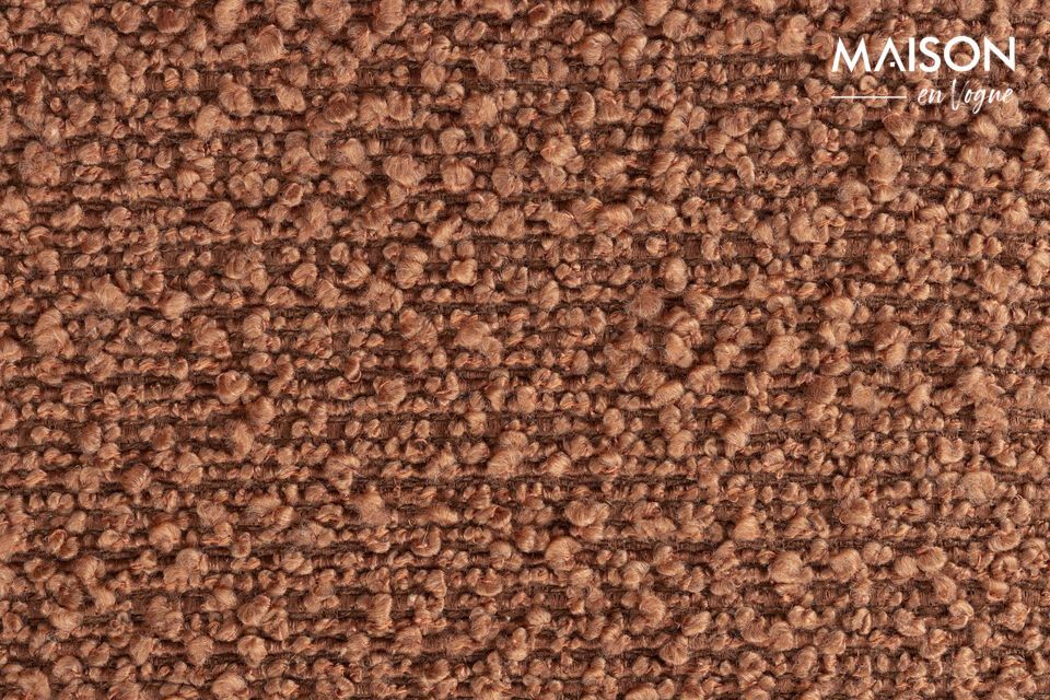 Plongez dans une atmosphère chaleureuse et accueillante avec la chaise en polyester ocre Franky
