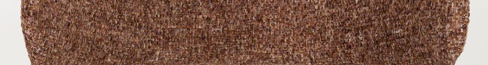 Mise en avant matière Chaise en tissu rouge Claes