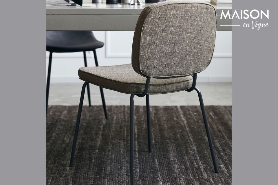Une chaise minimaliste et élégante