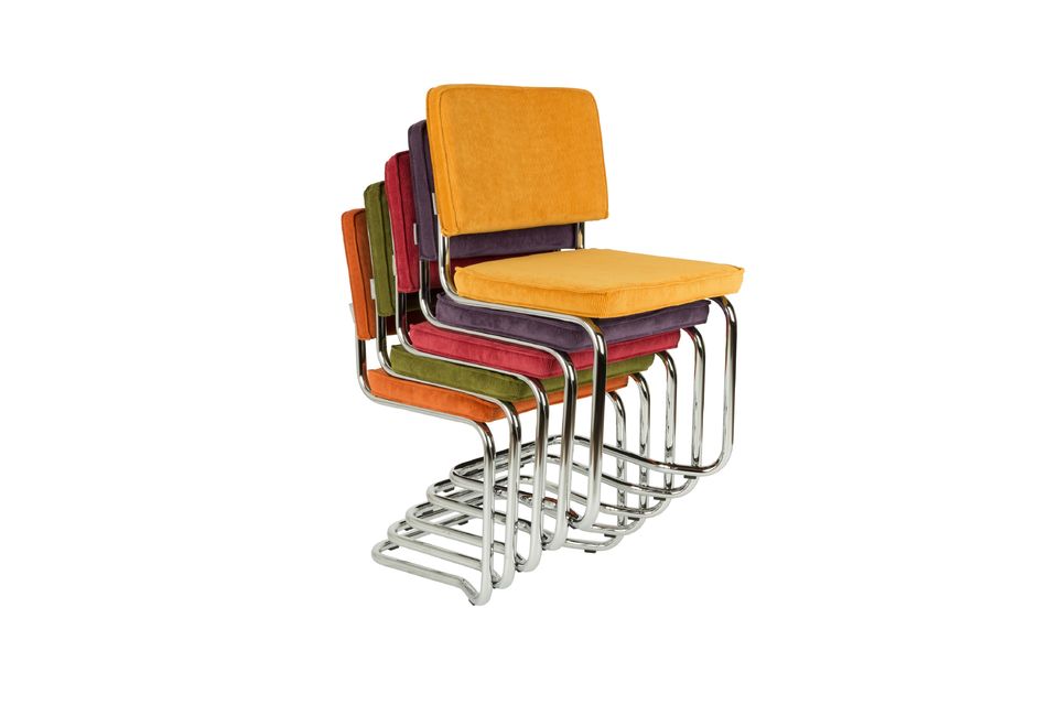 Cette chaise à l\'assise majoritairement composée de nylon est très confortable