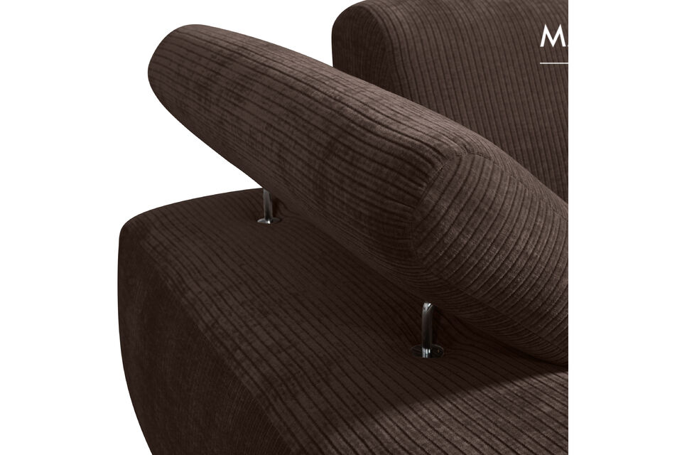 La chaise longue peut être commandée avec l\'accoudoir à gauche ou à droite