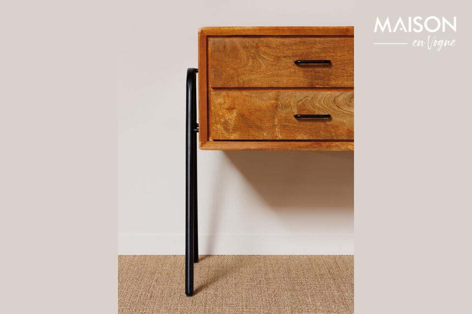 Its 30 kg weight is testimony to its solidity and quality construction