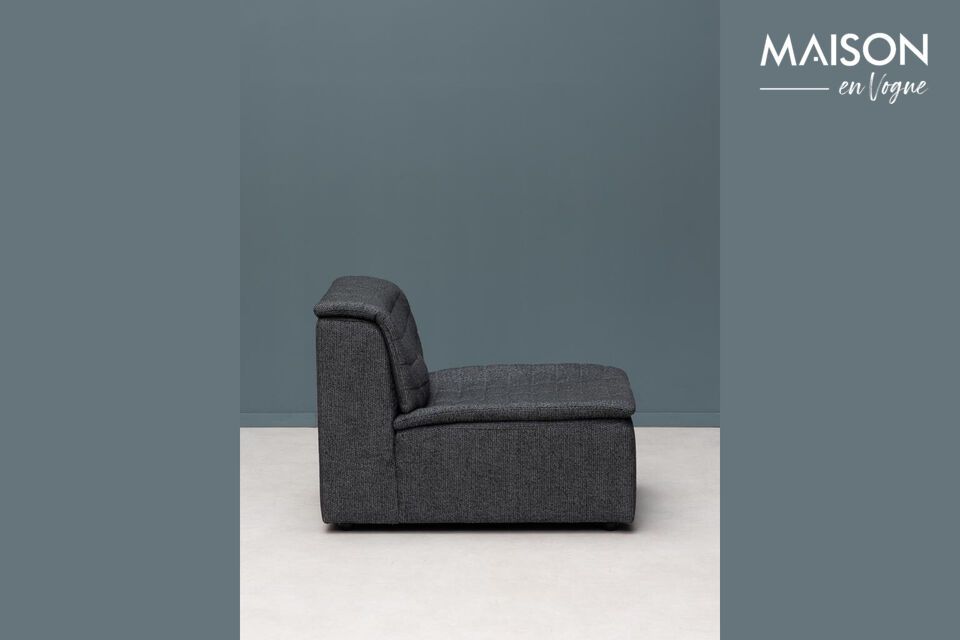 The neutral grey fabric of the Fauteuil Clide brings a touch of sobriety and class to your space