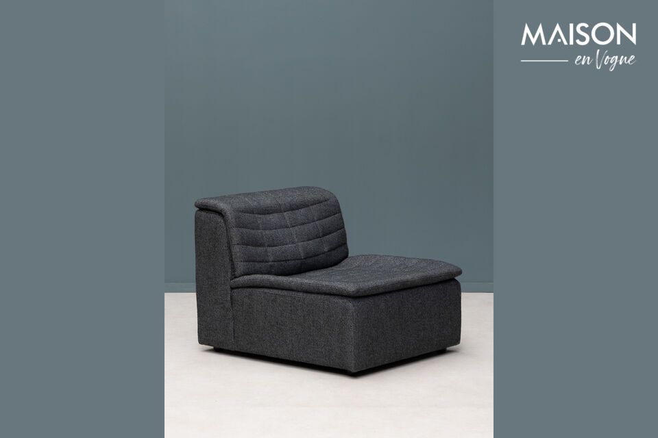 Deze fauteuil is gemaakt van robuust berkenhout en garandeert duurzaamheid en weerstand tegen