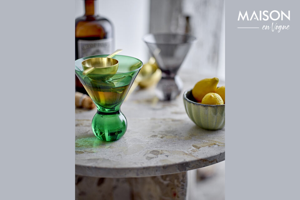 Das Corliss Cocktailglas von Bloomingville ist ein 4er-Set aus Glas