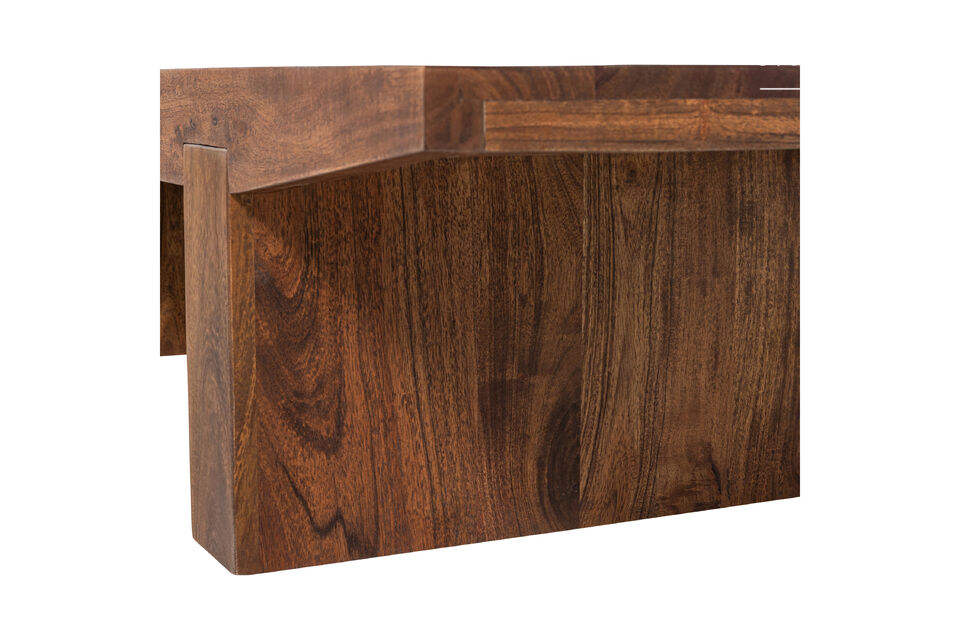 Material The acacia wood gives this coffee table a natural look