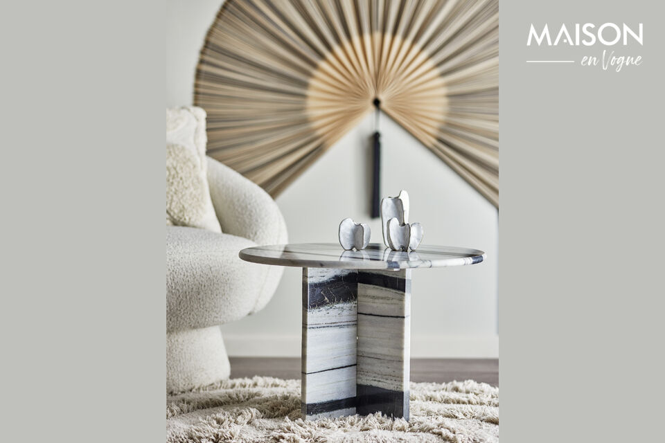 The product is made of natural materials – variations in color may occur