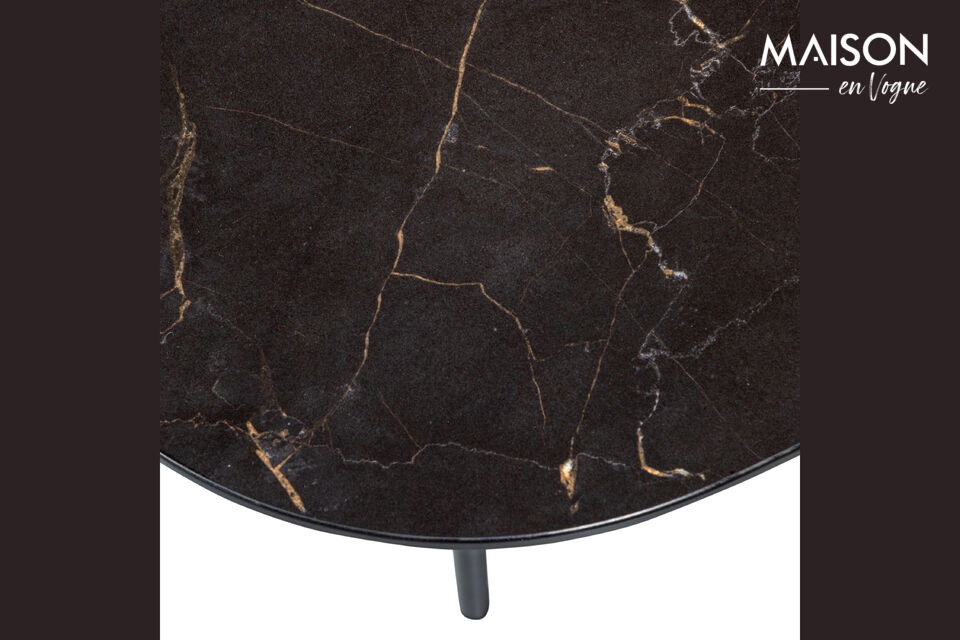 The porcelain items from our collections are glazed with a matte or glossy layer