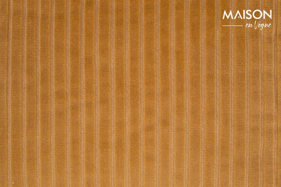 Su color ocre de oro lo hace una pieza muy contemporánea