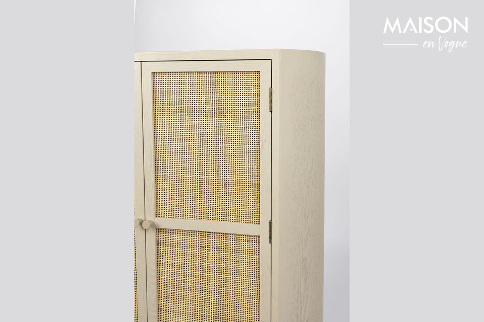 Conseil : associez ce petit meuble Amaya aux autres meubles ou tables de cette gamme