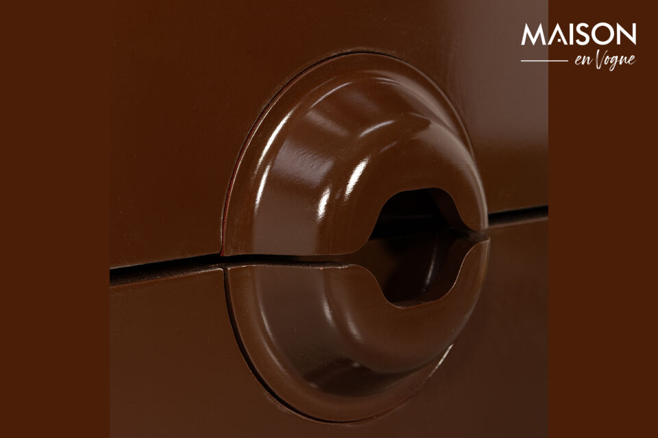 Esta madera tiene un color atractivo y cálido que varía del marrón claro al oscuro